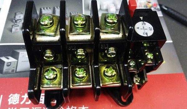 如何正確選擇三相異步電動(dòng)機(jī)保護(hù)用熱繼電器？
