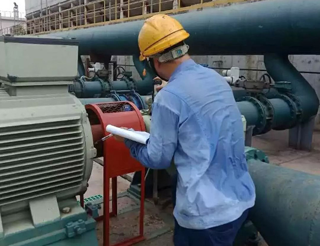 三相異步電機(jī)的電流過(guò)大是因?yàn)槿毕噙\(yùn)行嗎？